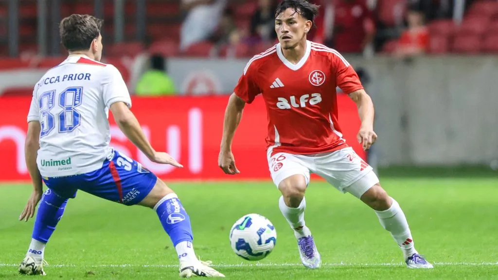 Bernabei durante partida. Foto: Ricardo Duarte/SCI