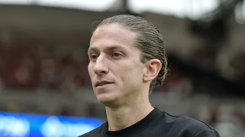 Filipe Luís no comando do Flamengo. Foto: Thiago Ribeiro/AGIF