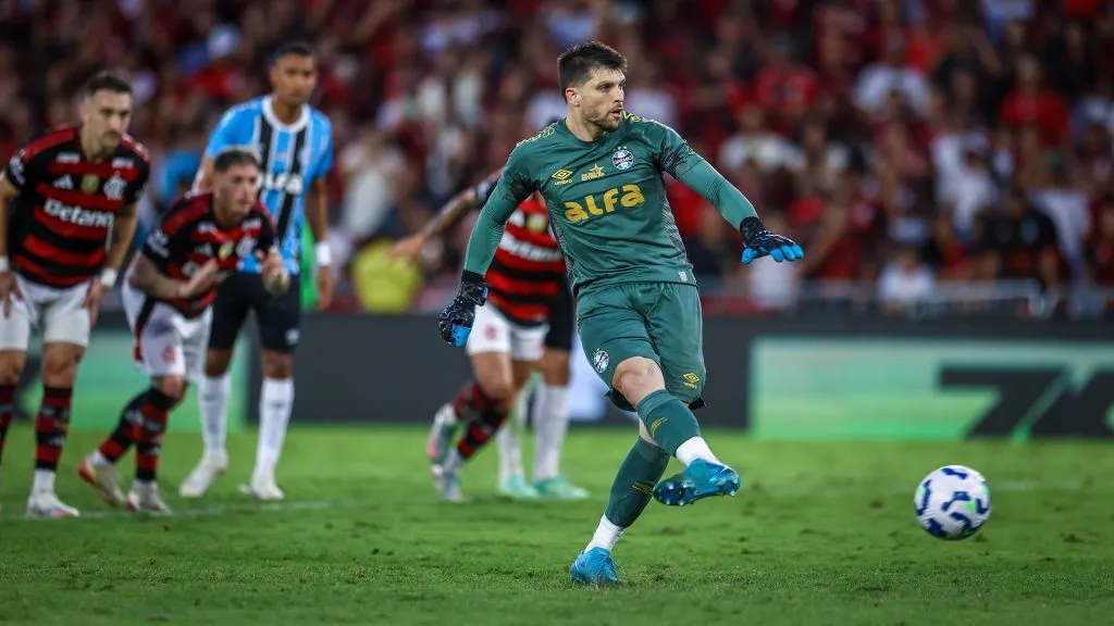 Tiago Volpi, goleiro do Grêmio