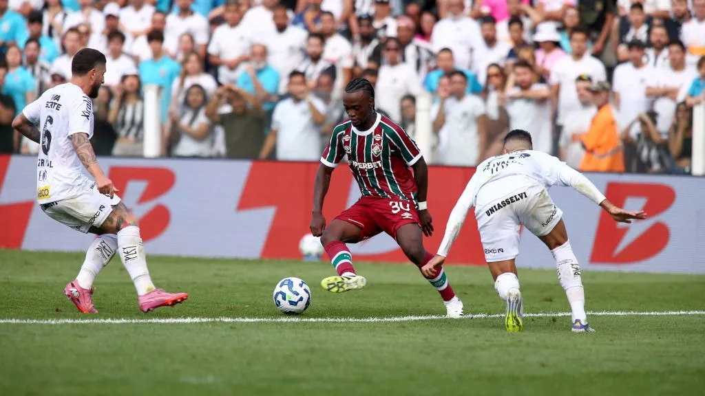 Santi Moreno jogador do Fluminense durante partida contra o Santos no estadio Vila Belmiro pelo campeonato Brasileiro A 2025. Foto: Mauricio De Souza/AGIF