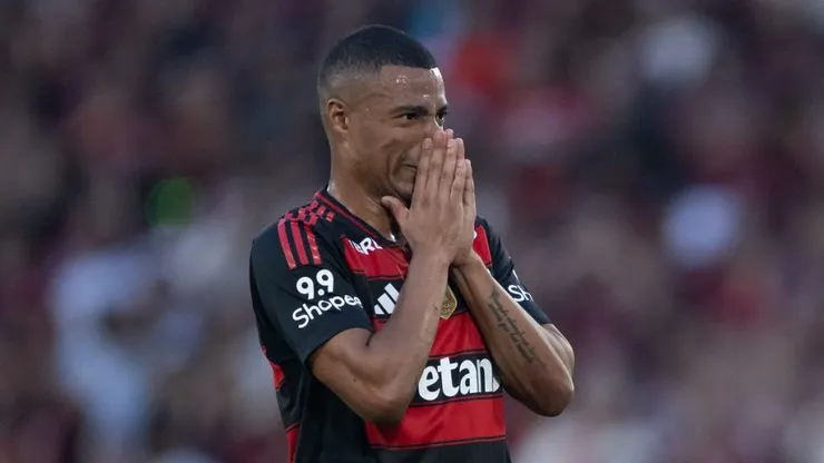 De la Cruz tem desempenho elogiado nos bastidores