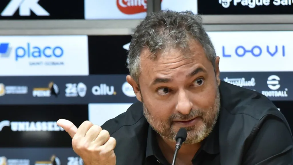 Foto: Jota Erre/AGIF – Alexandre Mattos não conseguiu acordo com zagueiro argentino da Inter de Milão.