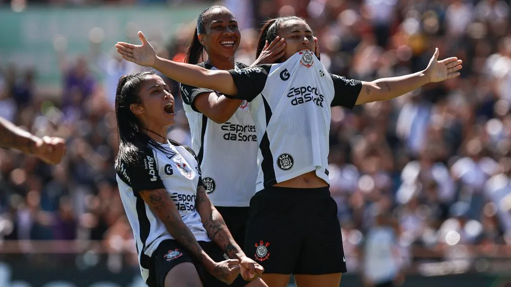 Time feminino do Corinthians na semifinal do Brasileiro Feminino