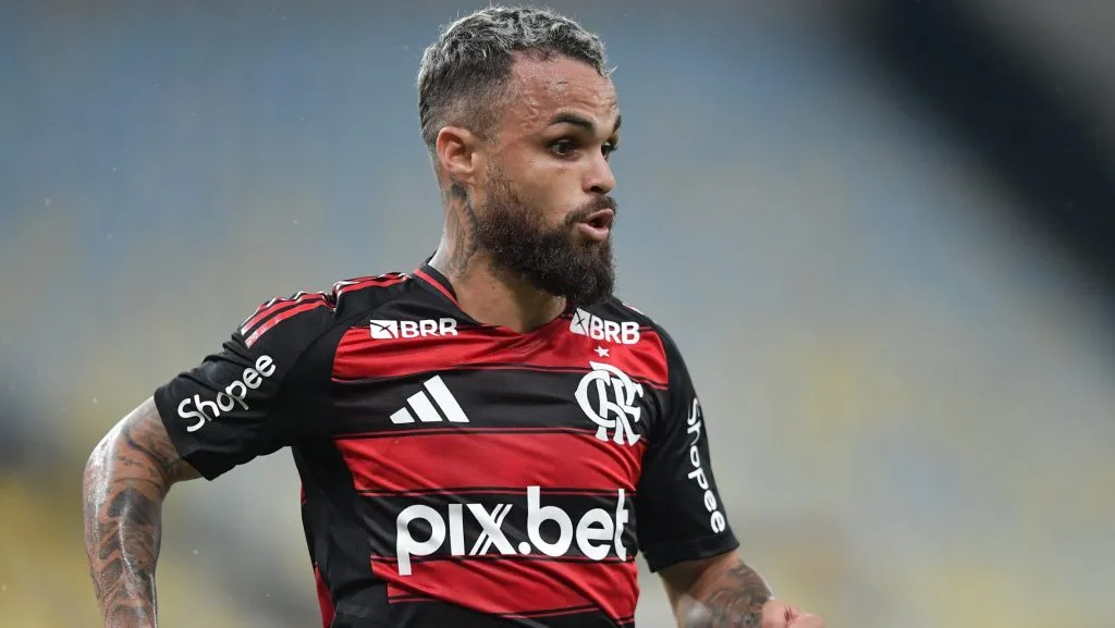 Michael durante partida. Foto: Thiago Ribeiro/AGIF