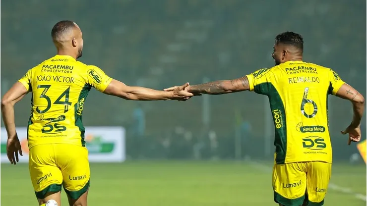 Artilheiros do Mirassol, Reinaldo e João Victor comemoram goleada sobre o Bahia pelo Brasileirão 2025