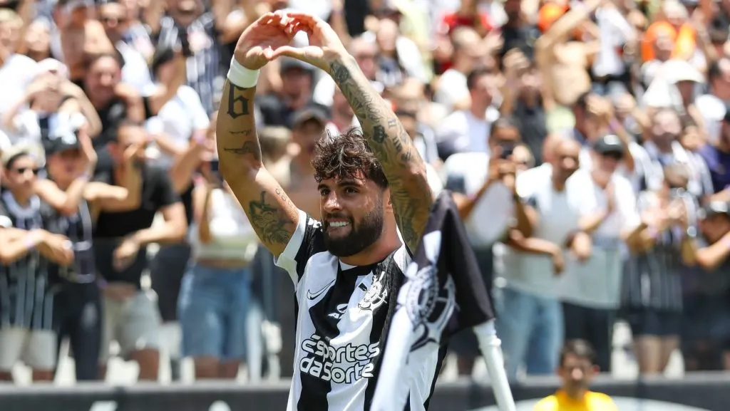 Yuri Alberto durante partida. Foto: Marco Miatelo/AGIF