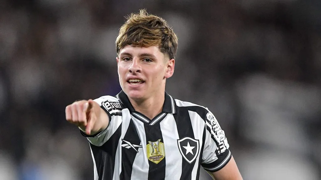 Montoro, atleta do Glorioso. Foto: Thiago Ribeiro/AGIF.