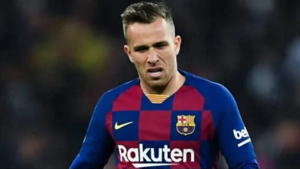 Arthur em ação pelo Barcelona no Campeonato Espanhol – Foto: David Ramos/Getty Images