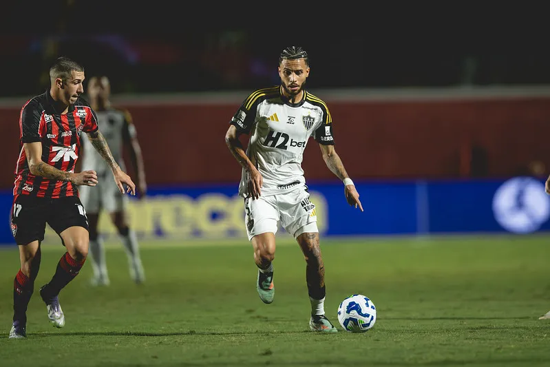 Volante esteve em campo no último final de semana contra o Vitória (Foto: Pedro Souza / Atlético)