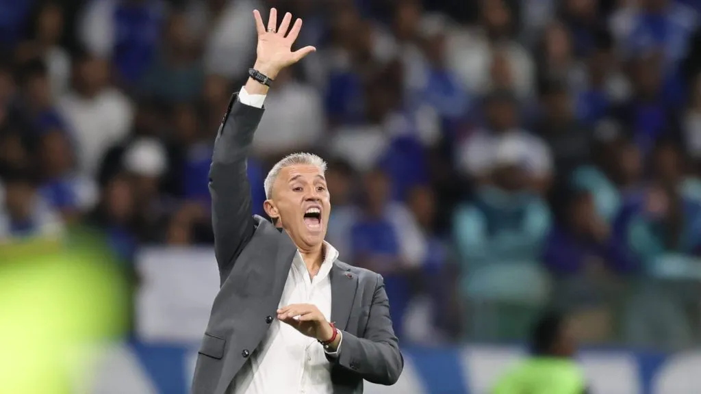 Crespo pediu e o Tricolor foi para cima de Rigoni. Foto: Gilson Lobo/AGIF