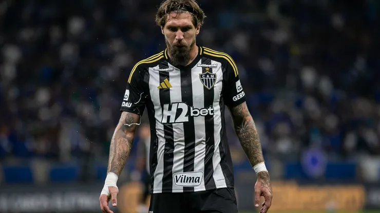MG - BELO HORIZONTE - 18/05/2025 - BRASILEIRO A 2025, CRUZEIRO X ATLÉTICO-MG - Lyanco jogador do Atlético-MG durante partida contra o Cruzeiro no estádio Mineirão pelo campeonato Brasileiro A 2025. Foto: Fernando Moreno/AGIF