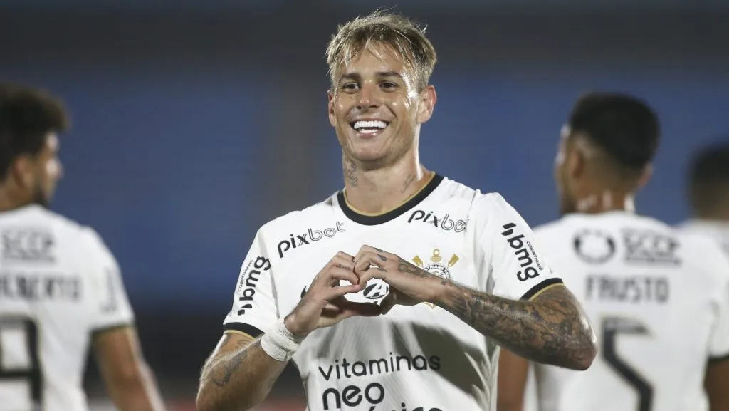 Róger Guedes em campo pelo Corinthians. (Photo by Ernesto Ryan/Getty Images)