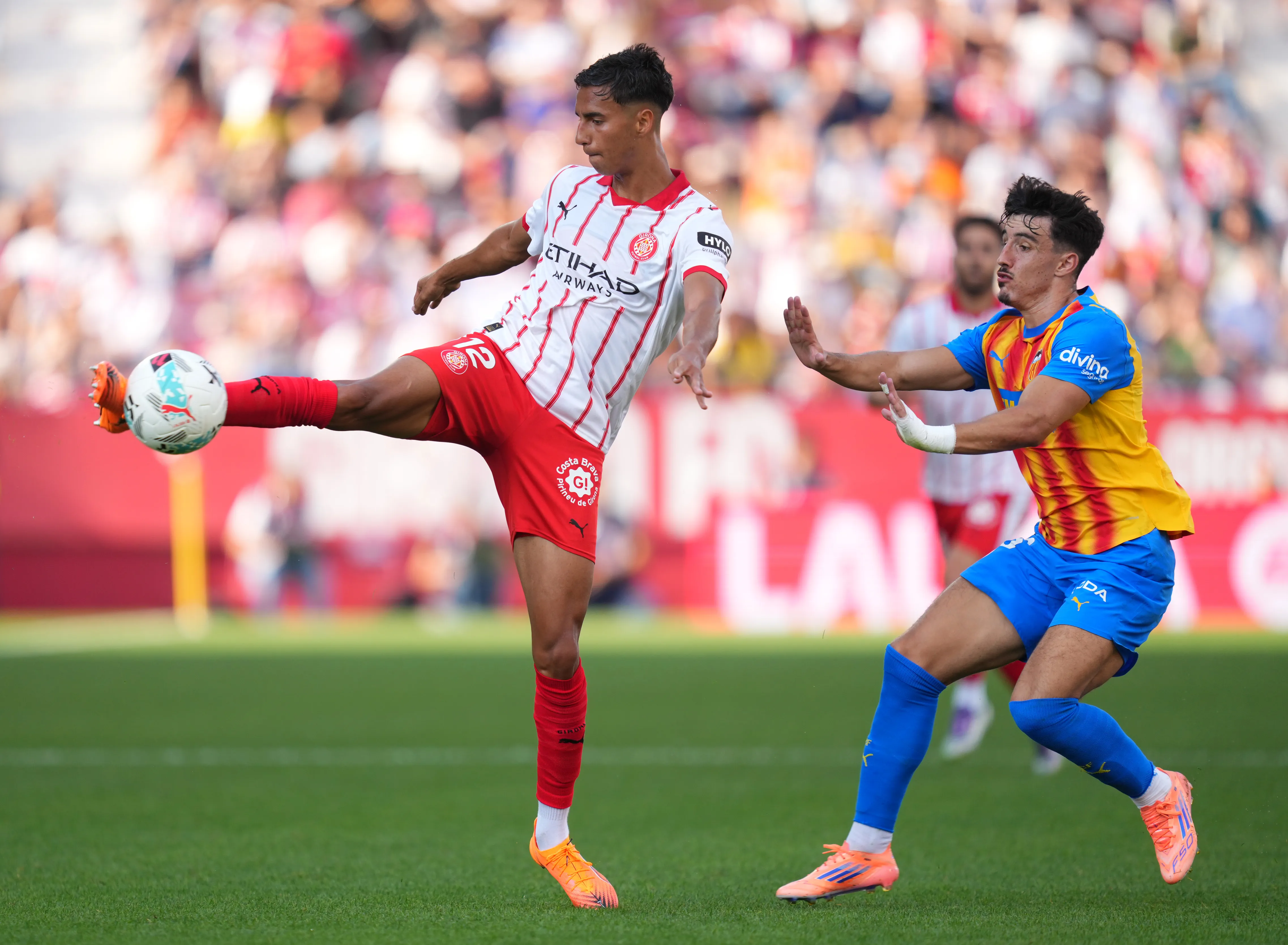 Vitor Reis no Girona. Foto: Alex Caparros/Getty Images