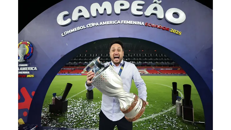 Arthur Elias em conquista da Copa América. Foto: Lívia Villas Boas/CBF