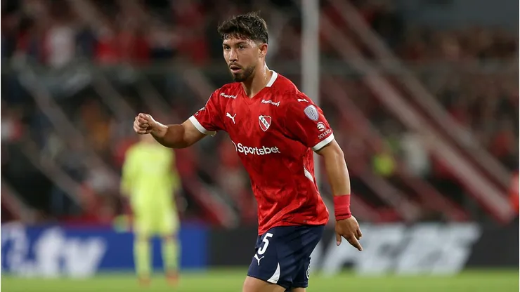 Loyola em partida pelo Sul-Americana pelo Independiente.