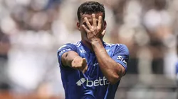 Kaiki Bruno, lateral-esquerdo do Cruzeiro em partida do campeonato brasileiro