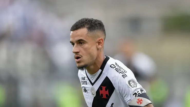 Coutinho, meia do Vasco. Foto: Thiago Ribeiro/AGIF.