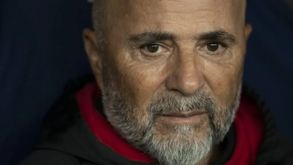 Sampaoli durante partida. Foto: Jorge Rodrigues/AGIF