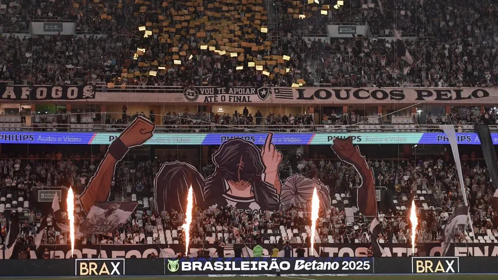 Festa dos torcedores do Glorioso. Foto: Thiago Ribeiro/AGIF.