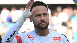 Neymar jogador do Santos durante partida contra o Fluminense no estadio Vila Belmiro pelo campeonato Brasileiro A 2025. Foto: Jota Erre/AGIF