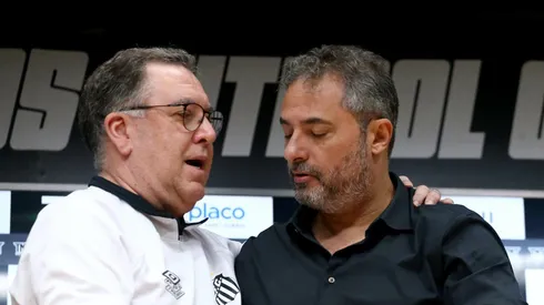 Presidente Marcelo Teixeira ao lado de Alexandre Mattos durante sua apresentacao oficial em coletiva de imprensa realizada no Vila Belmiro. Foto: Mauricio De Souza/AGIF