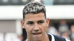 Deivid Washington durante partida na Vila Belmiro.