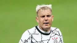 Róger Guedes durante partida do Campeonato Brasileiro.