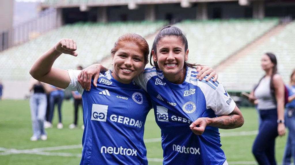 Jogadoras do Cruzeiro celebram classificação para final do Brasileiro Feminino