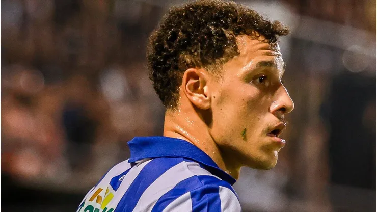 Enzo Santos chega ao Grêmio com dado surpreendente em relação aos cruzamentos.
