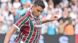 Thiago Silva, do Fluminense, durante partida contra o Santos no estádio Vila Belmiro pelo campeonato Brasileirão 2025. Foto: Jota Erre/AGIF