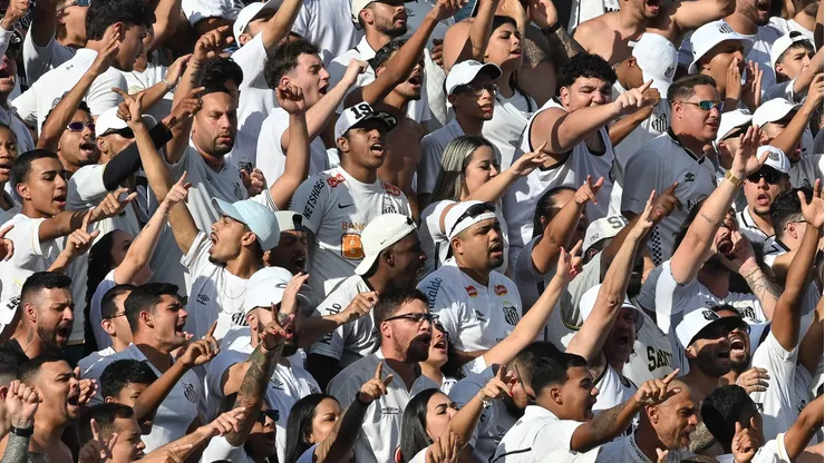 Santos vem tendo dificuldades em atuar diante de sua torcida