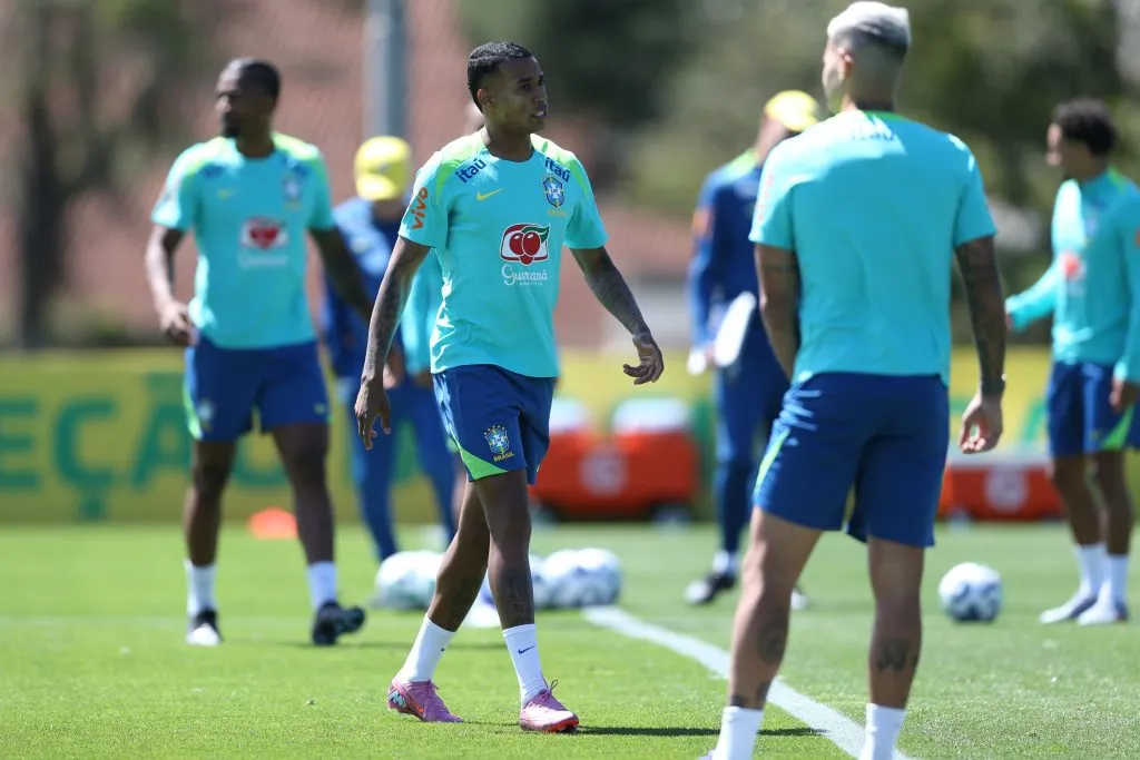 Jean Lucas, durante treino da Seleção na Granja Comary em Teresopolis, nesta quarta-feira para enfrentar o Chile pelas Eliminatorias da Copa do Mundo 2016. Foto: Marlon Costa/AGIF