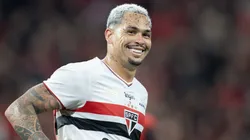 Luciano jogador do São Paulo durante partida contra o Athletico-PR - Foto: Hedeson Alves/AGIF