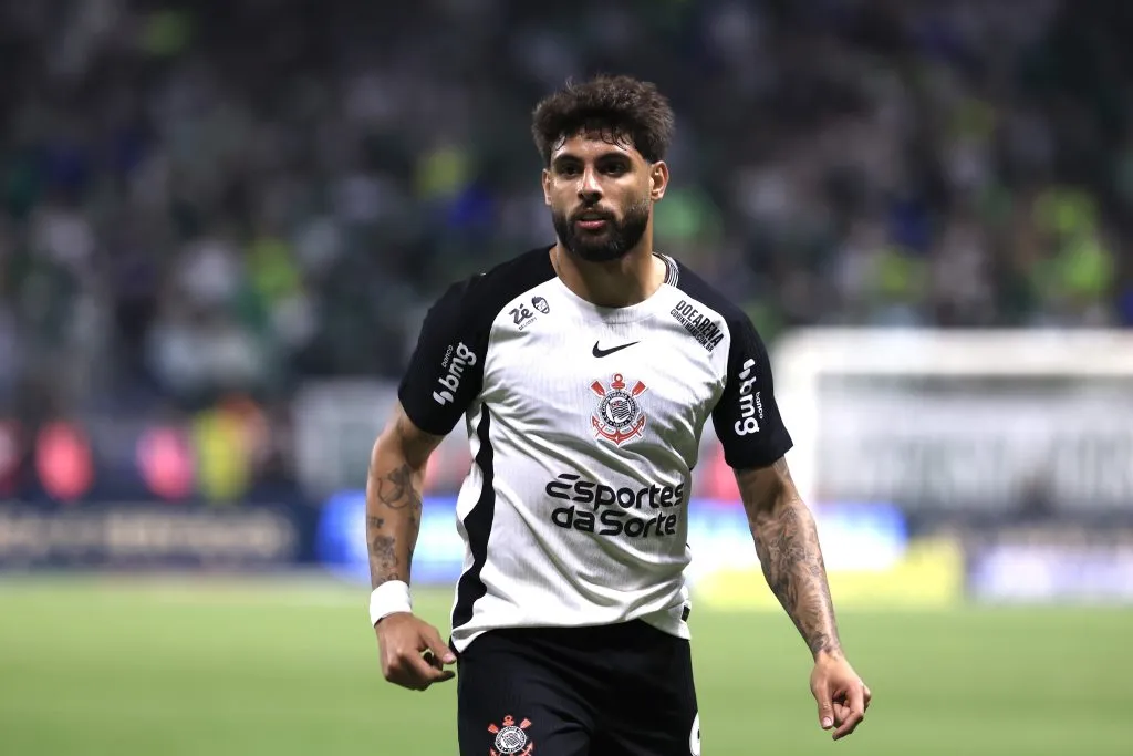 Yuri Alberto se recupera de uma cirurgia. Foto: Marcello Zambrana/AGIF