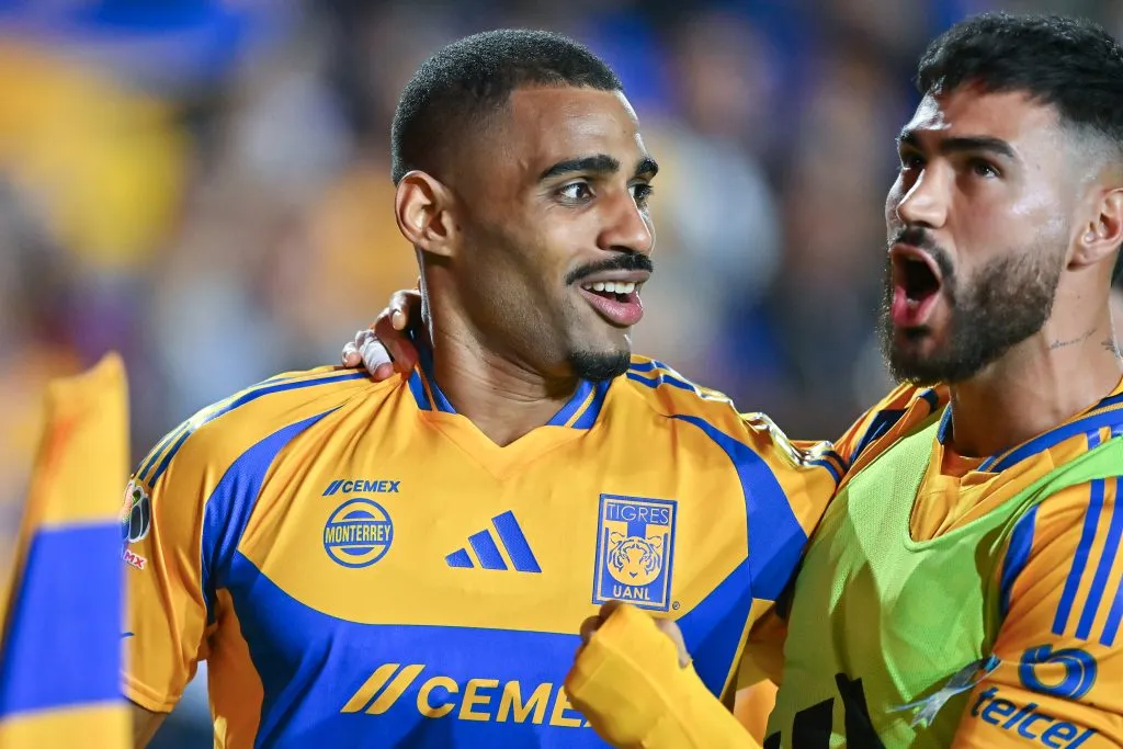 O zagueiro Joaquim Pereira, do Tigres (MEX), foi consultado pelo Fluminense. Foto: Azael Rodriguez/Getty Images)