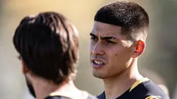 Adonis Frías é pensado em uma linha de 3 defensores do Santos de Vojvoda - Fotos: Raul Baretta/ Santos FC.