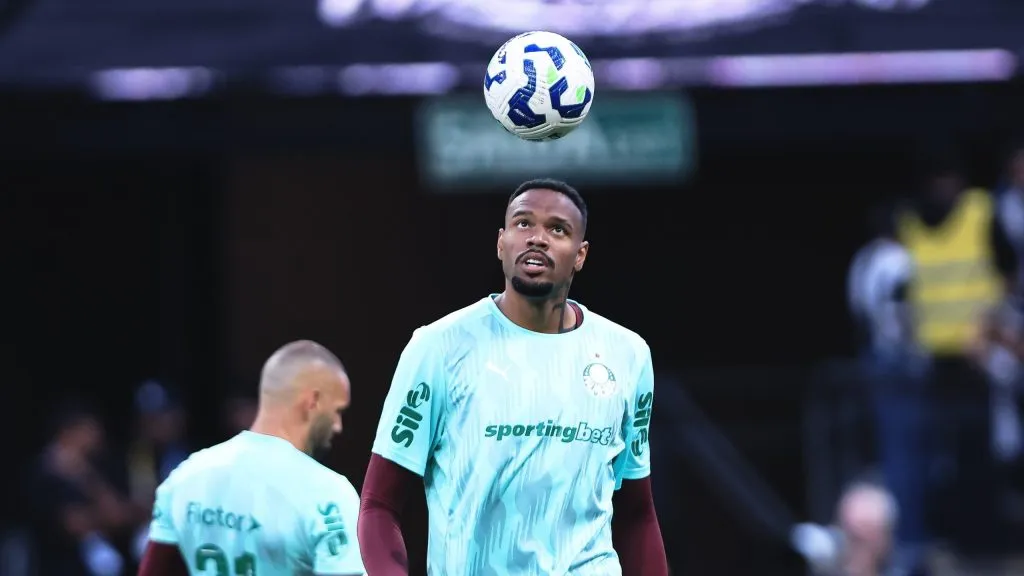 Carlos Miguel é exemplo de boa contratação, mas o goleiro terá que “subir a montanha”, como Abel lFerreira gosta de dizer sobre a busca por espaço no elenco. Foto: Ettore Chiereguini/AGIF