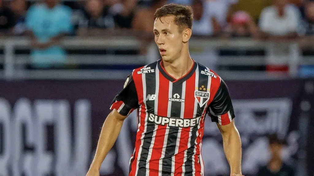 Patryck, lateral do São Paulo