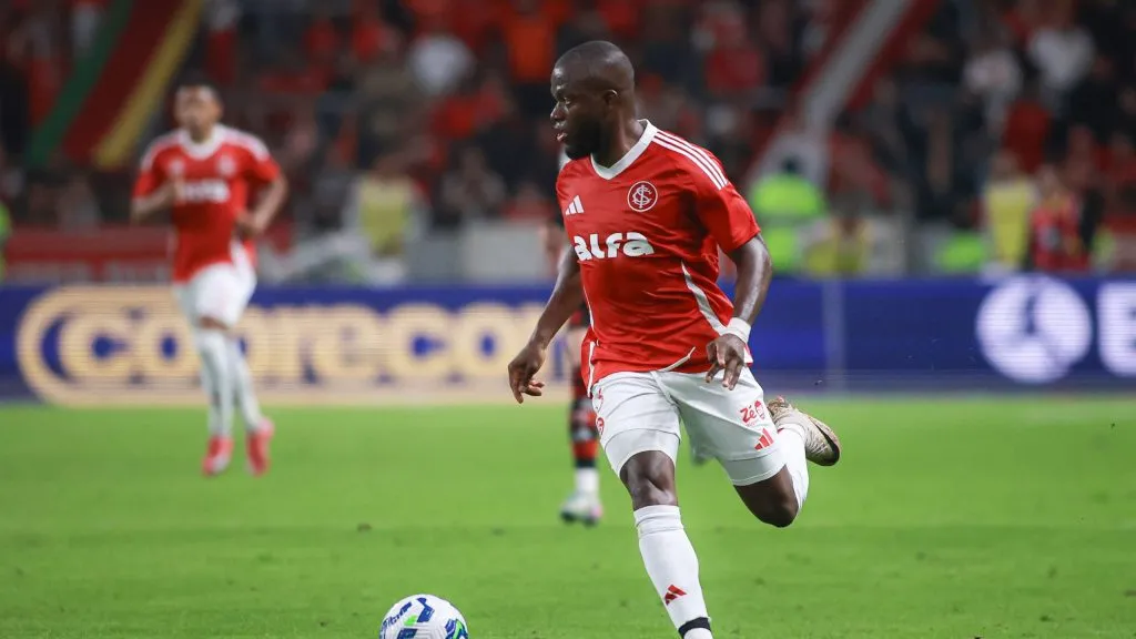 Valencia é reserva no Inter. Foto: Maxi Franzoi/AGIF