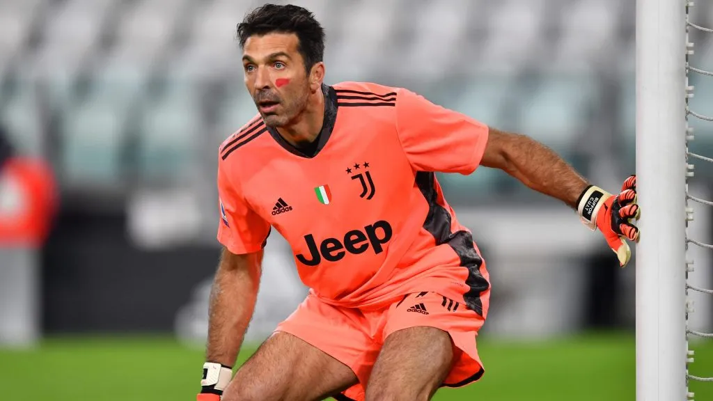 Buffon pela Juventus. (Photo by Valerio Pennicino/Getty Images)