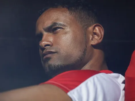 Goleiro Bruno anuncia que vai seguir em atual clube