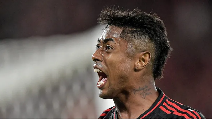 RJ - RIO DE JANEIRO - 12/07/2025 - BRASILEIRO A 2025, FLAMENGO X SAO PAULO - Bruno Henrique jogador do Flamengo durante partida contra o Sao Paulo no estadio Maracana pelo campeonato Brasileiro A 2025. Foto: Thiago Ribeiro/AGIF