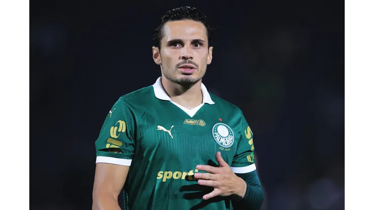 SP - BARUERI - 25/01/2025 - PAULISTA 2025, PALMEIRAS X NOVORIZONTINO - Raphael Veiga jogador do Palmeiras durante partida contra o Novorizontino no estadio Arena Barueri pelo campeonato Paulista 2025. Foto: Ettore Chiereguini/AGIF