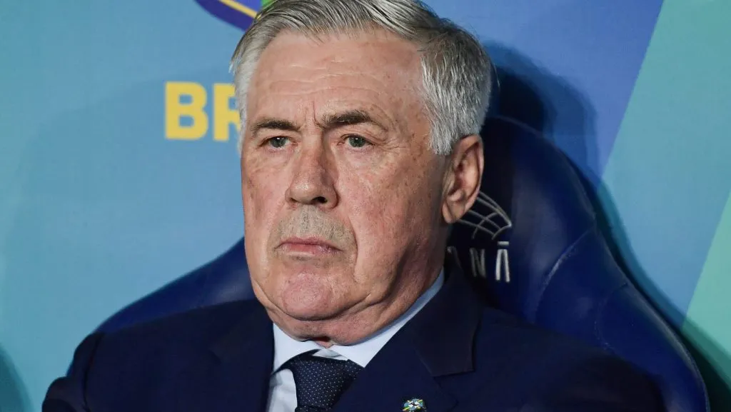 Ancelotti durante partida. Foto: Thiago Ribeiro/AGIF