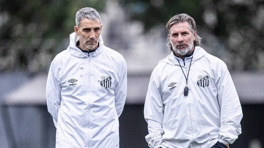 Vojvoda vem preparando o elenco visando evolução da equipe – Fotos: Raul Baretta/ Santos FC.