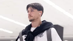 Garro durante chegada do elenco em partida na Neo Química Arena