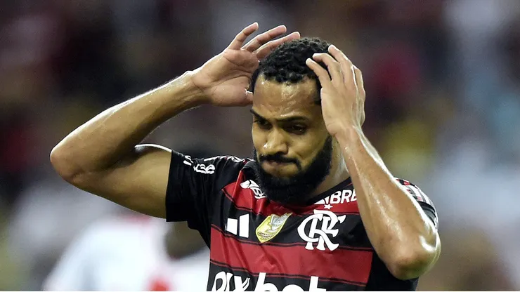 Atacante durante jogo do Fla no Maracanã.