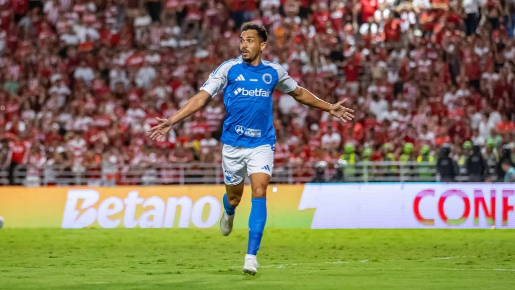 Eduardo Jorge jogador do Cruzeiro comemora seu gol durante partida contra o CRB no estadio Rei Pele pelo campeonato Copa Do Brasil 2025. Foto: Itawi Albuquerque/AGIF