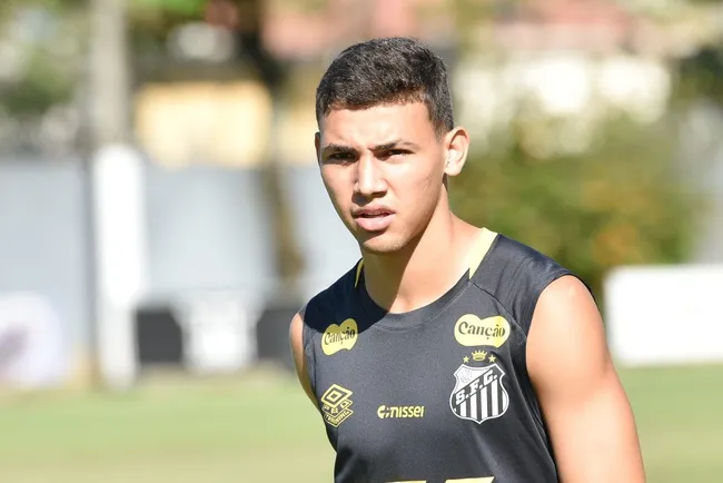 Deivid Washington encerra a 2ª passagem pelo Peixe. Foto: Jota Erre/AGIF