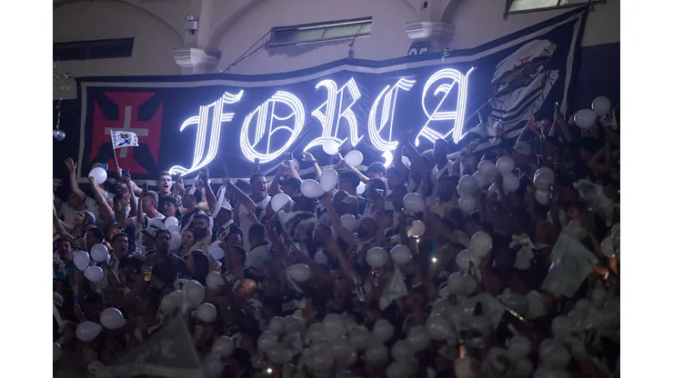 Torcida do Vasco tem carga destinada no setor Sul do Nilton Santos para jogo contra Botafogo